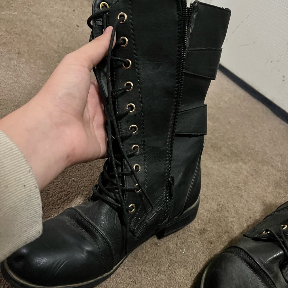 Black heeled boots